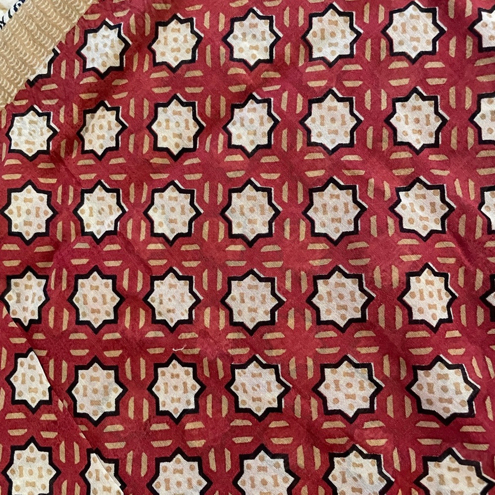 New! Huge, airy One Hundred Stars shawl 76 x 40 - Picture 3 of 9